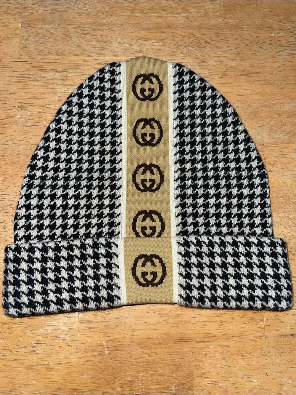 Gucci Black & Beige Houndstooth Beanie with Logo Stripe